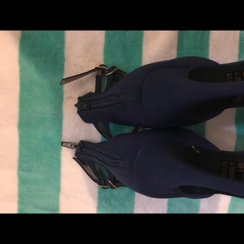 Blue Heels - Picture 4 of 4